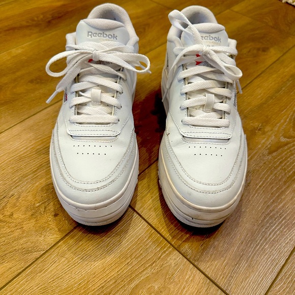 Reebok women’s size 9 white ‘Club C’ platform sneakers - Picture 1 of 4